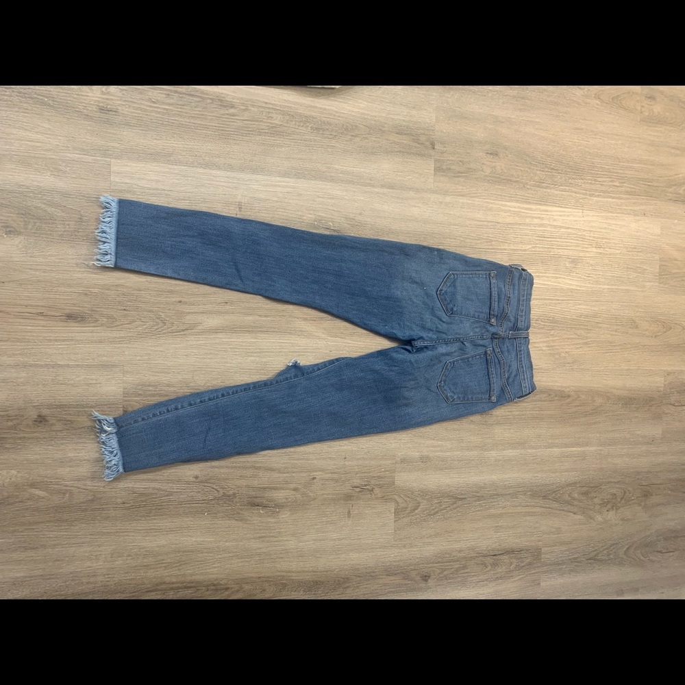 FASHION NOVA RIPPED JEANS - Picture 7 of 7